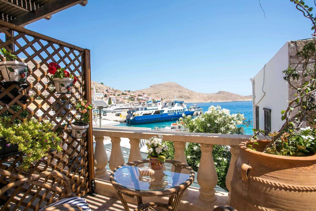 Annas Houses Chalki Town Exterior foto